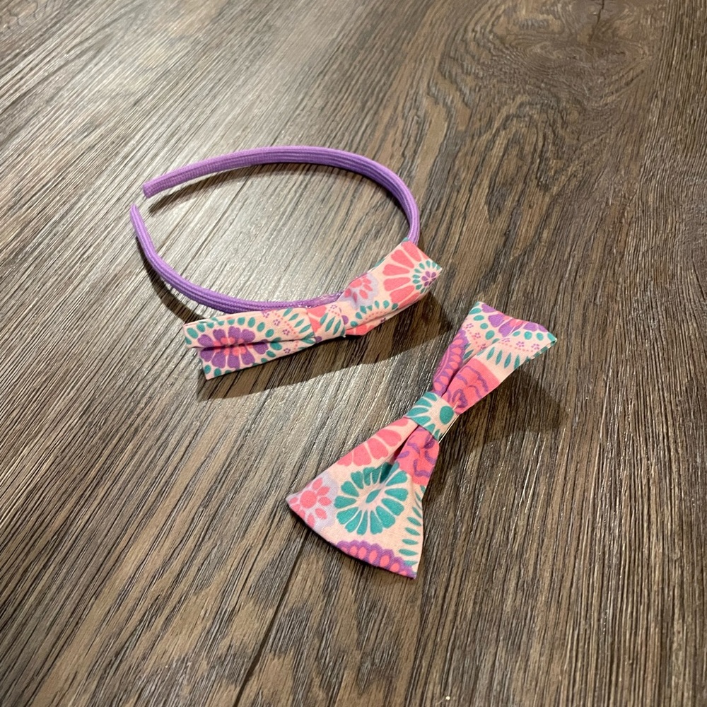 🎀5 for $20 Handmade medallion hair bows